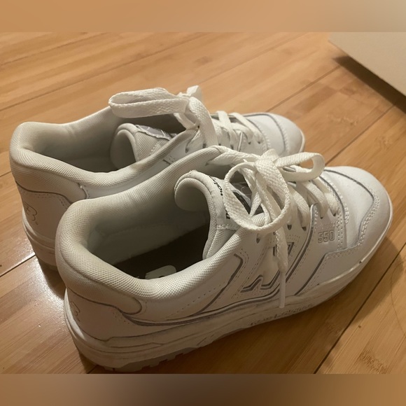 New Balance 550 - Picture 1 of 4